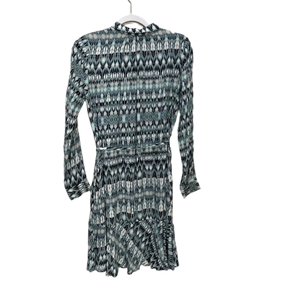 Le Chateau Dress, Long Sleeve, Button down fit and flare, Belted, light Blue, XS - Picture 4 of 6